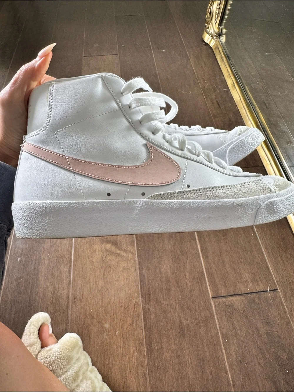 Nike Women's Blazer mid ‘77 peach and white - Picture 6 of 6
